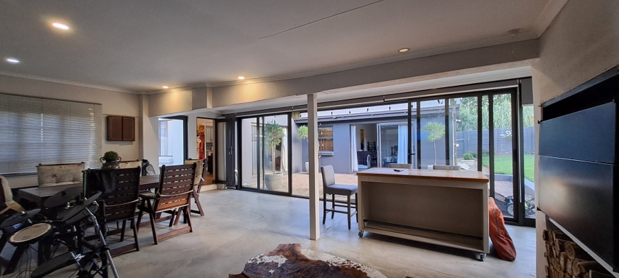 6 Bedroom Property for Sale in Eureka Free State